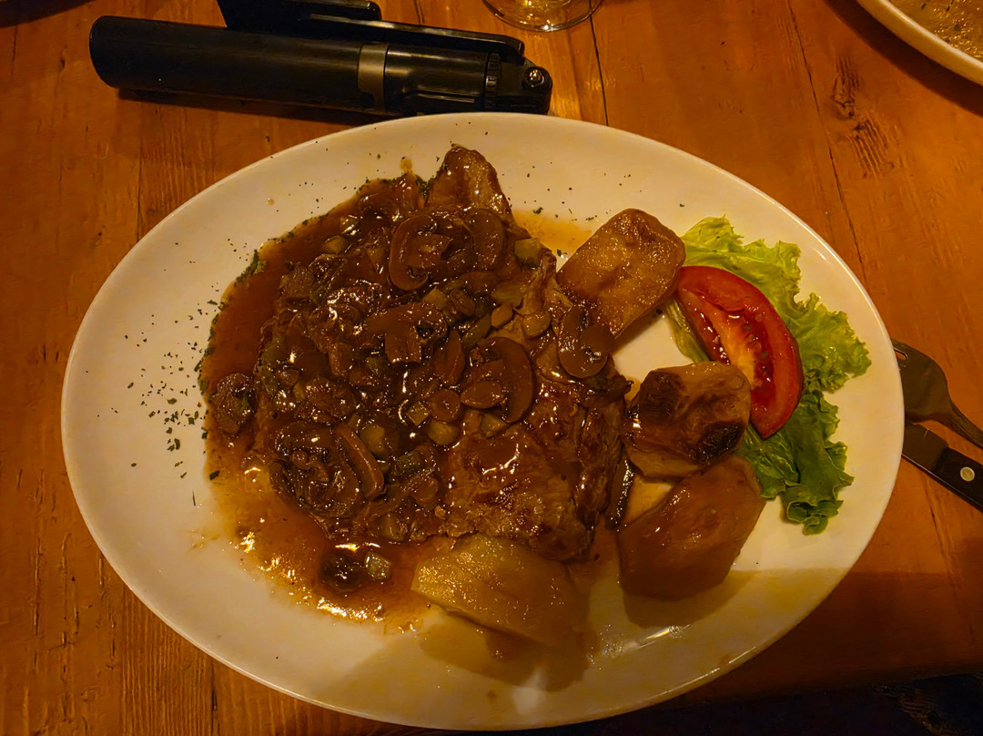 Restaurant Ras / Serbian House Nemanjici