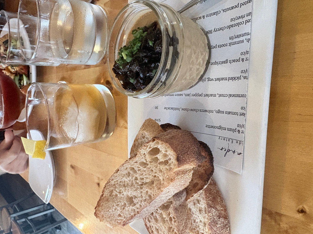 Meander Riverside Eatery