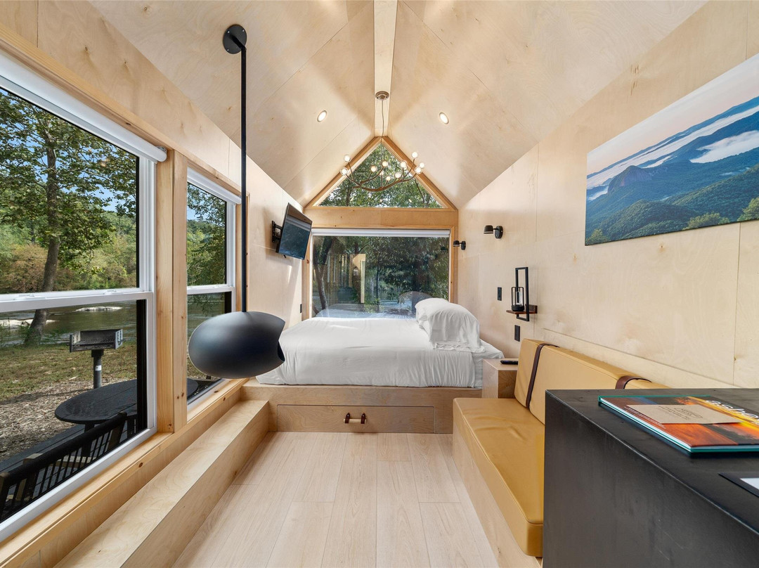 阿什维尔河滨小屋