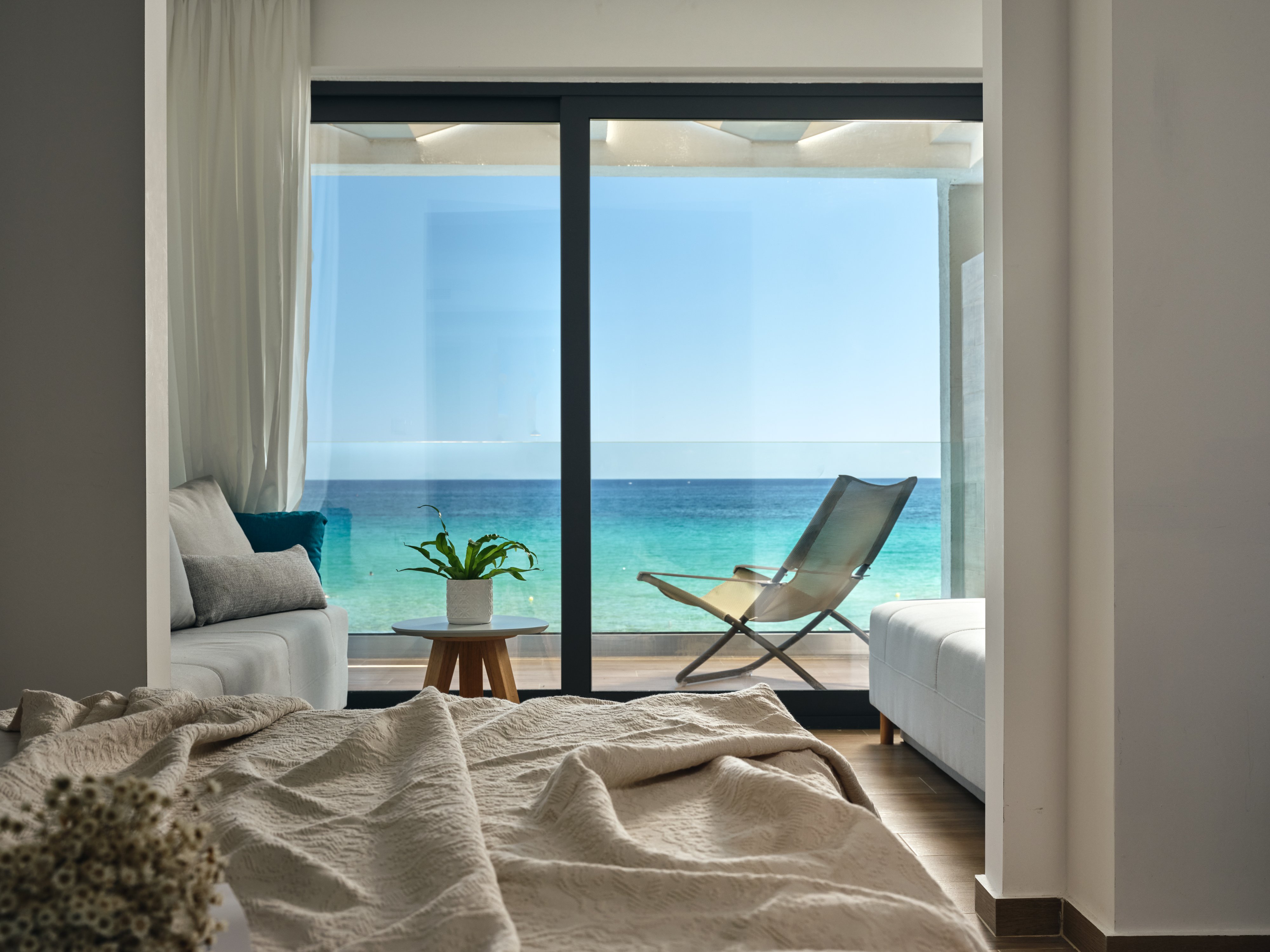 Cavo Orient Beach Hotel & Suites-官方
