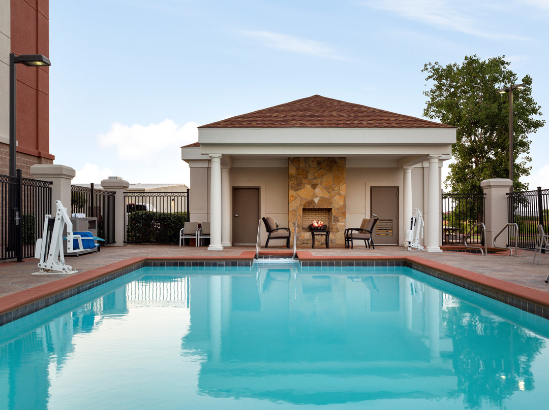 Holiday Inn Express & Suites Shawnee I-40 By IHG主图