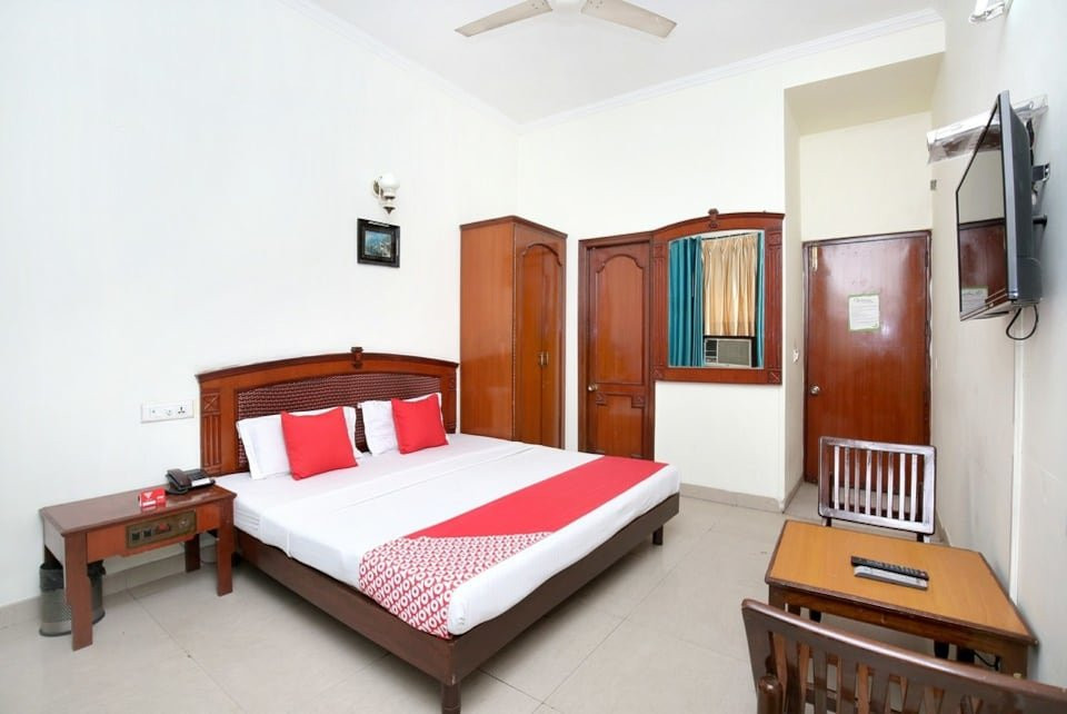 OYO 14324 Hotel Towns Pride