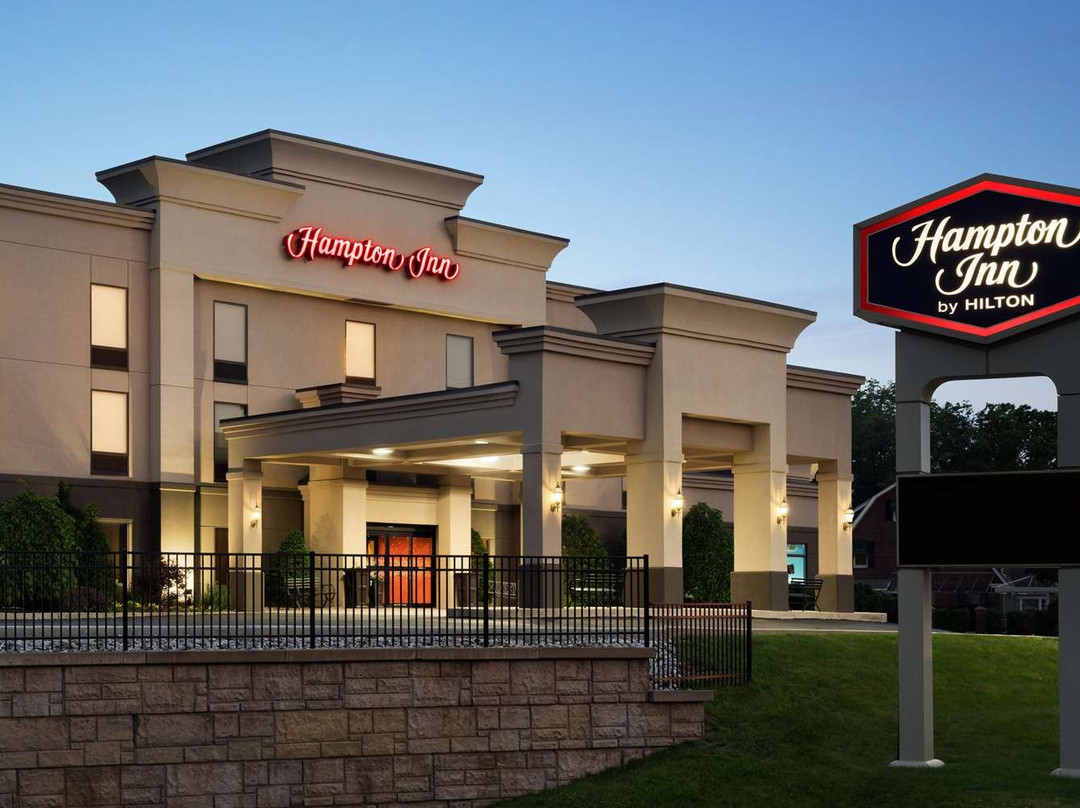 莱顿希尔顿恒庭酒店主图