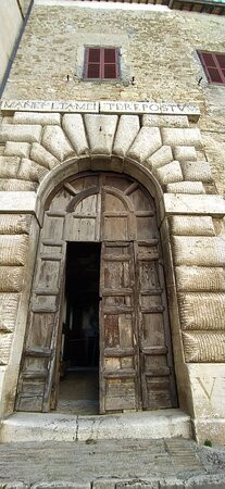 Palazzo Orsini-Stimigliano必去景点