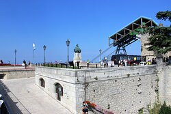 Monumento a Bartolomeo Borghesi-圣马力诺城必去景点