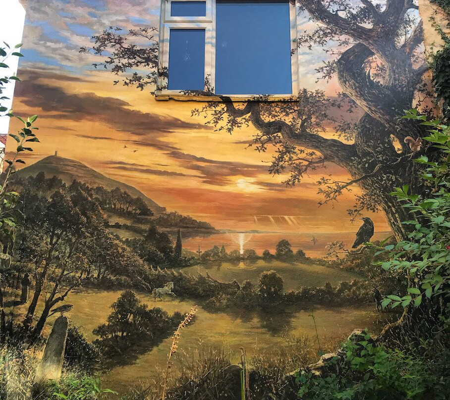 Glastonbury Mural Trail景点图片