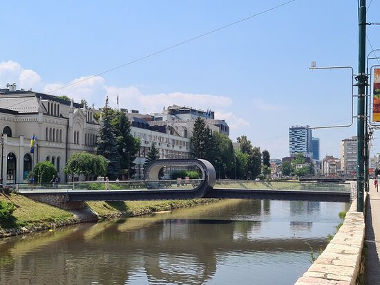 Bridge Festina Lente景点图片