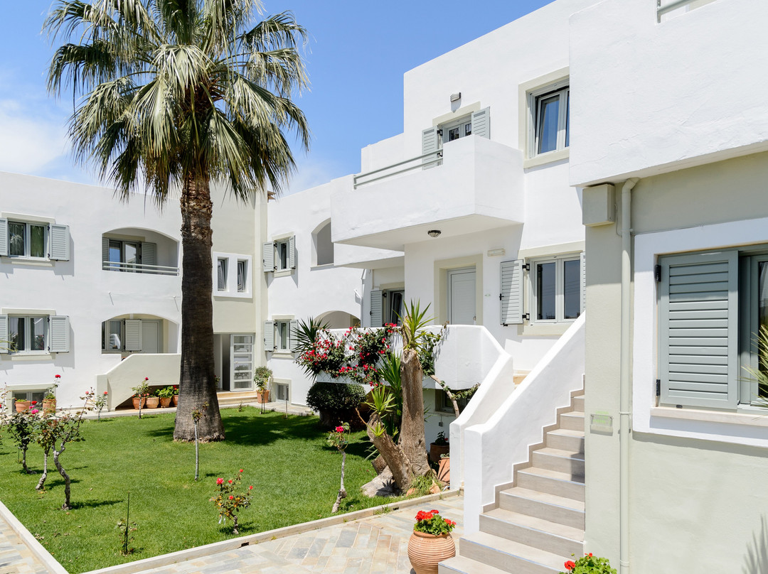 Angela Studios Apartments主图