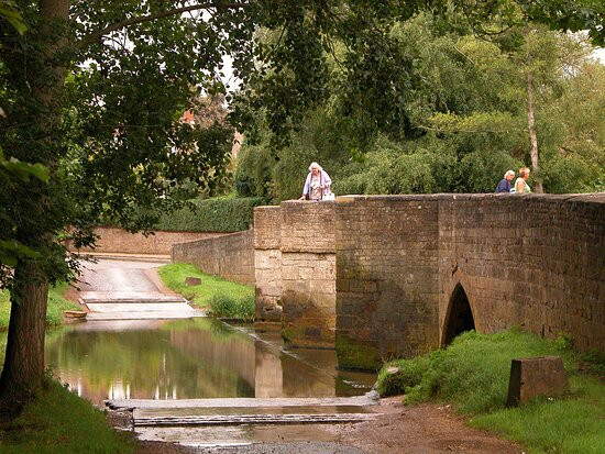 Geddington Bridge景点图片