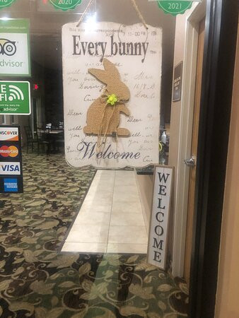 Rock Island Inn & Suites主图