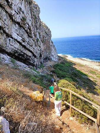 Grotta del Genovese景点图片