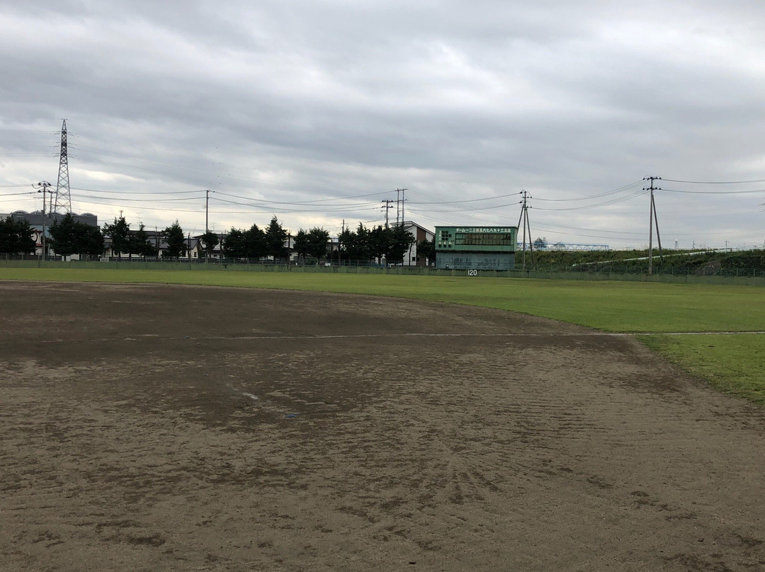 Hikarigaoka Stadium景点图片