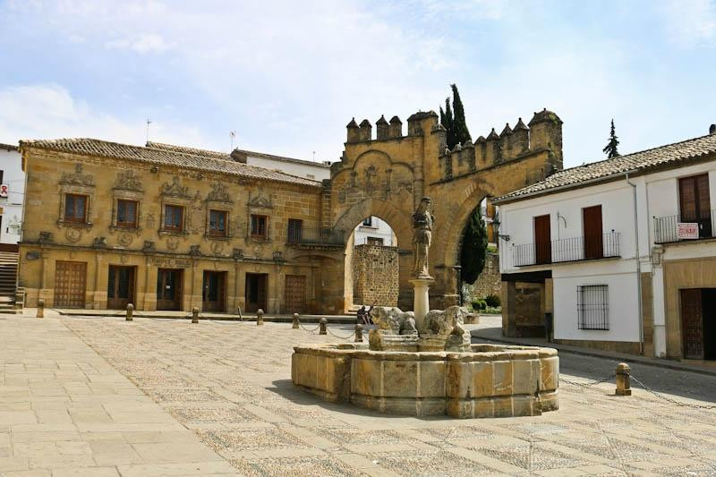 巴埃萨旅游景点-Plaza del Populo