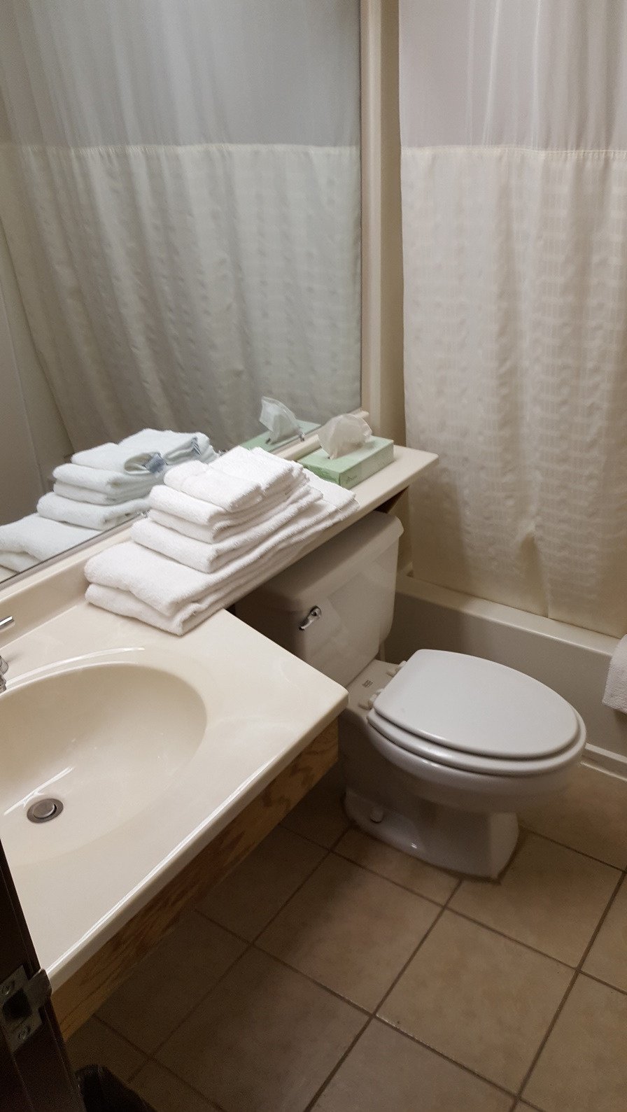 Days Inn Somerset PA I-70 I-76-浴室