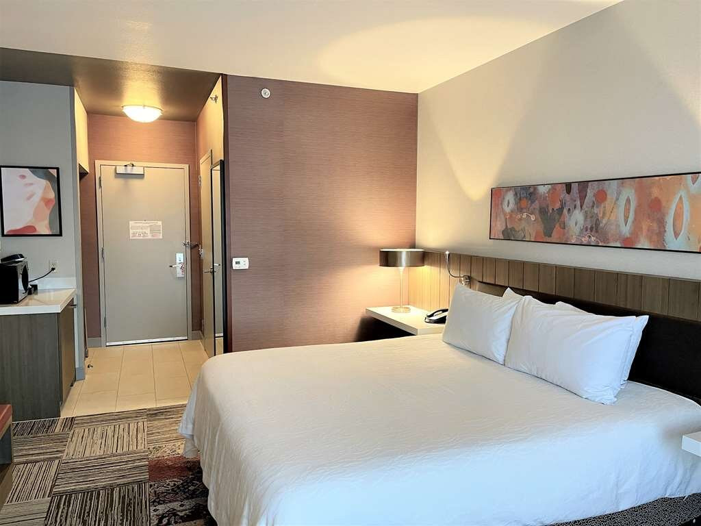 奥科诺默沃克希尔顿花园旅馆主图