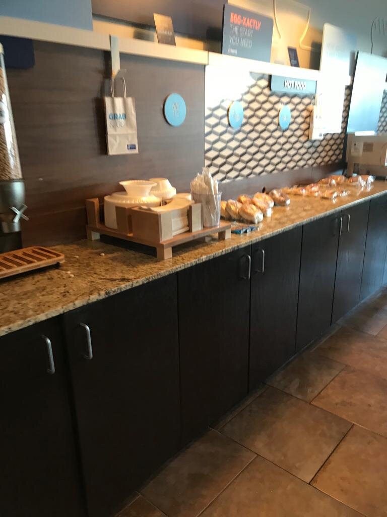Holiday Inn Express & Suites Malone, an IHG hotel-餐饮