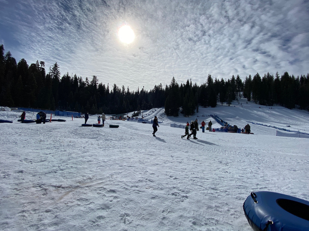 Leland Snowplay景点图片