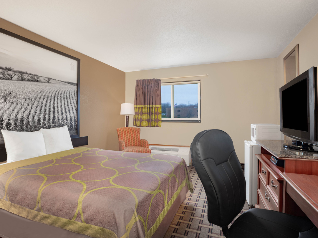 Super 8 By Wyndham Fort Madison主图