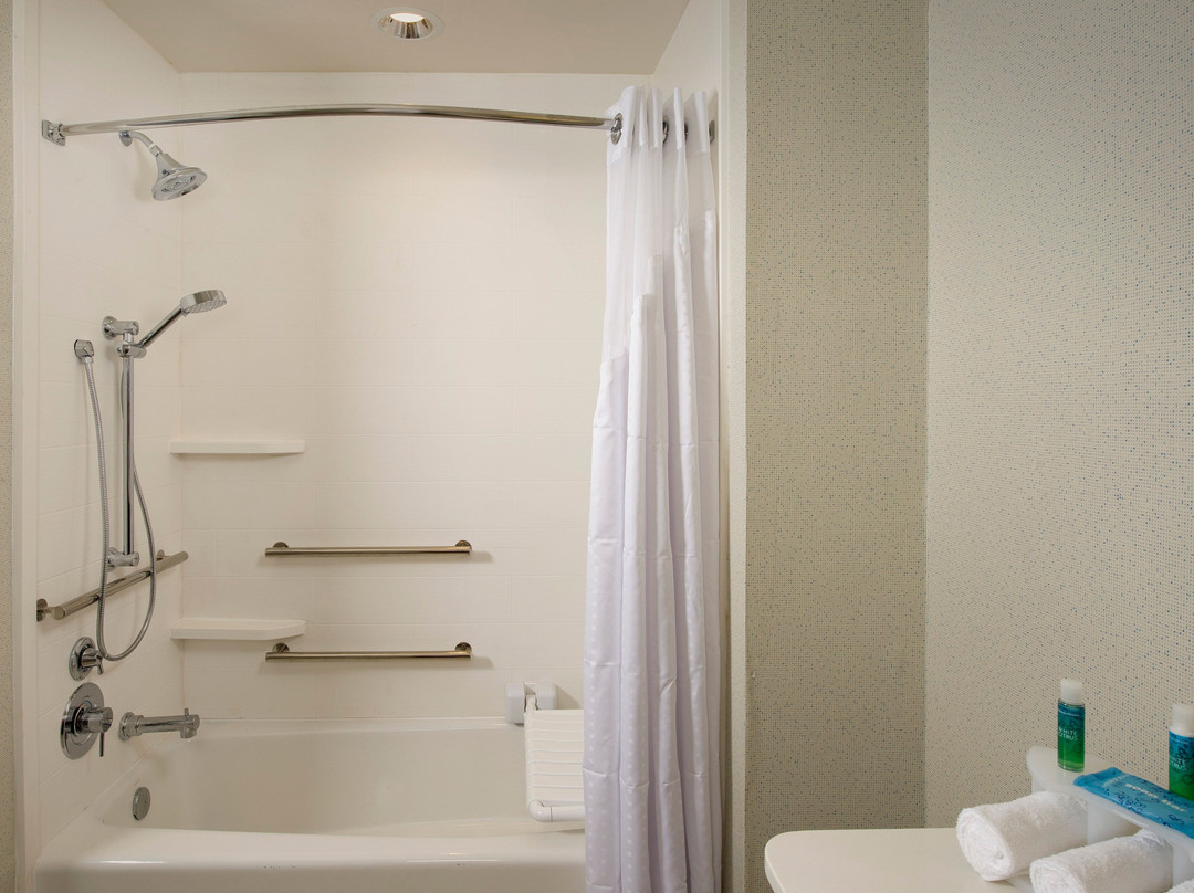 Holiday Inn Express & Suites Bay City By IHG主图