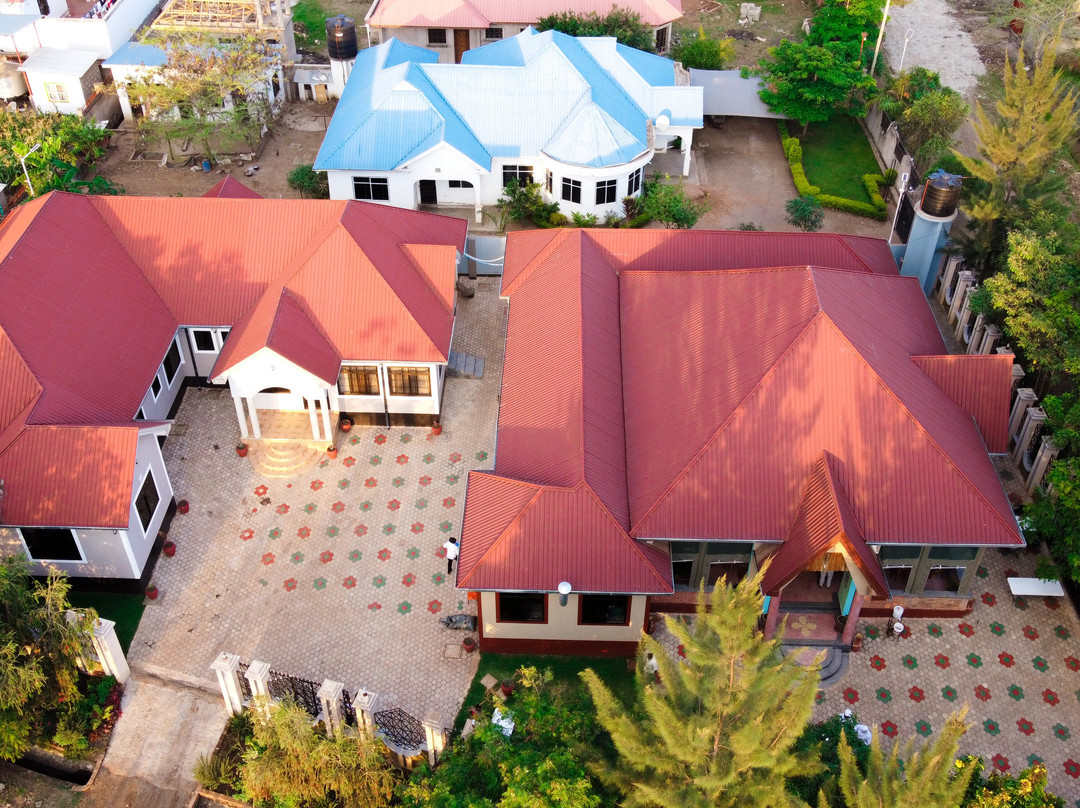 Meru Xenrise Lodge
