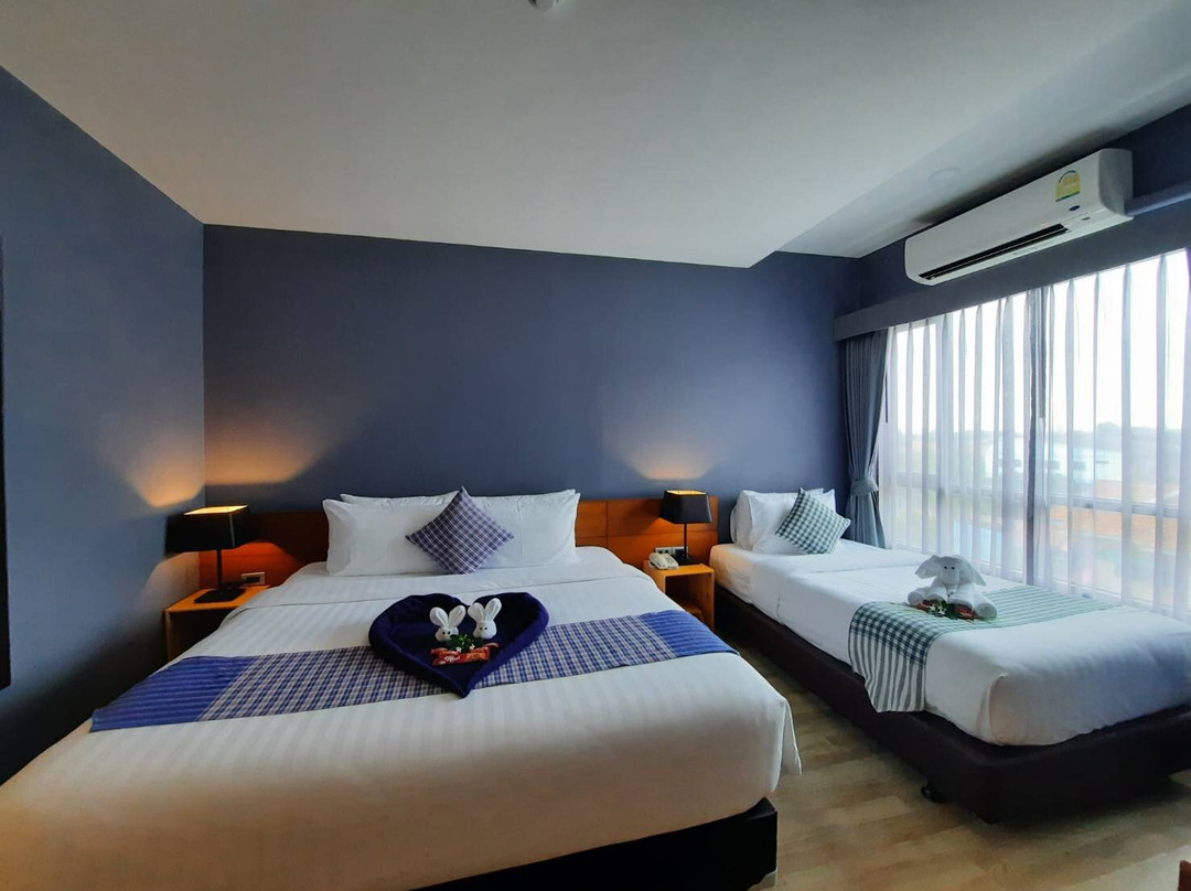 Comet Hotel Surat Thani主图