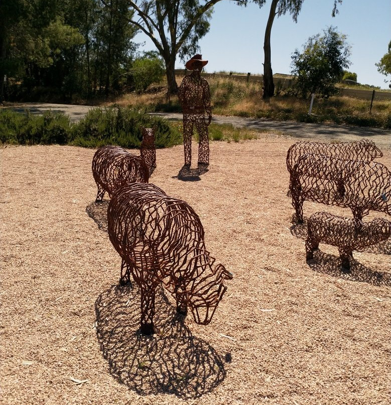 Mob Of Sheep Art Installation-克莱尔必去景点