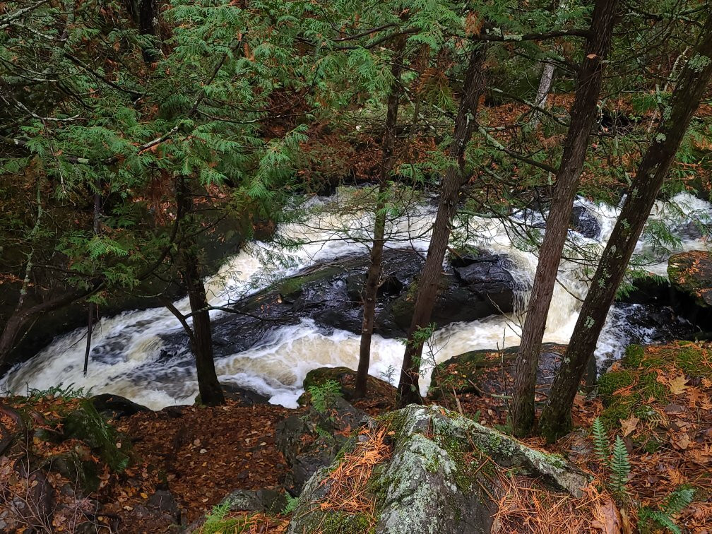 Long Slide Falls County Park-Pembine必去景点