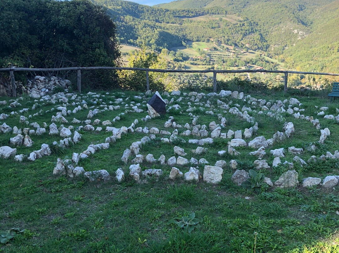 Borgo di Monte Antuni-Castel di Tora必去景点