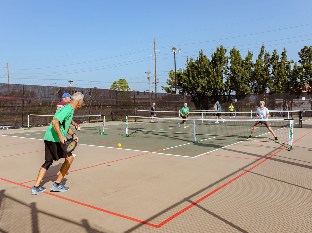 Visit Edmond-埃德蒙必去景点