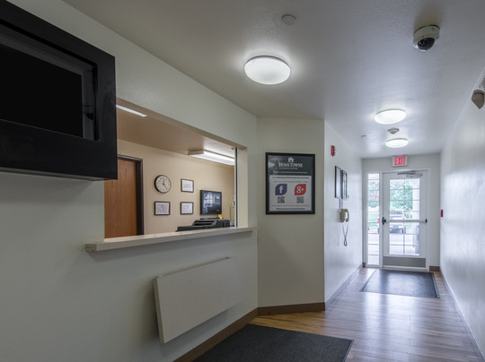 New Albany酒店住宿-HomeTowne Studios Columbus