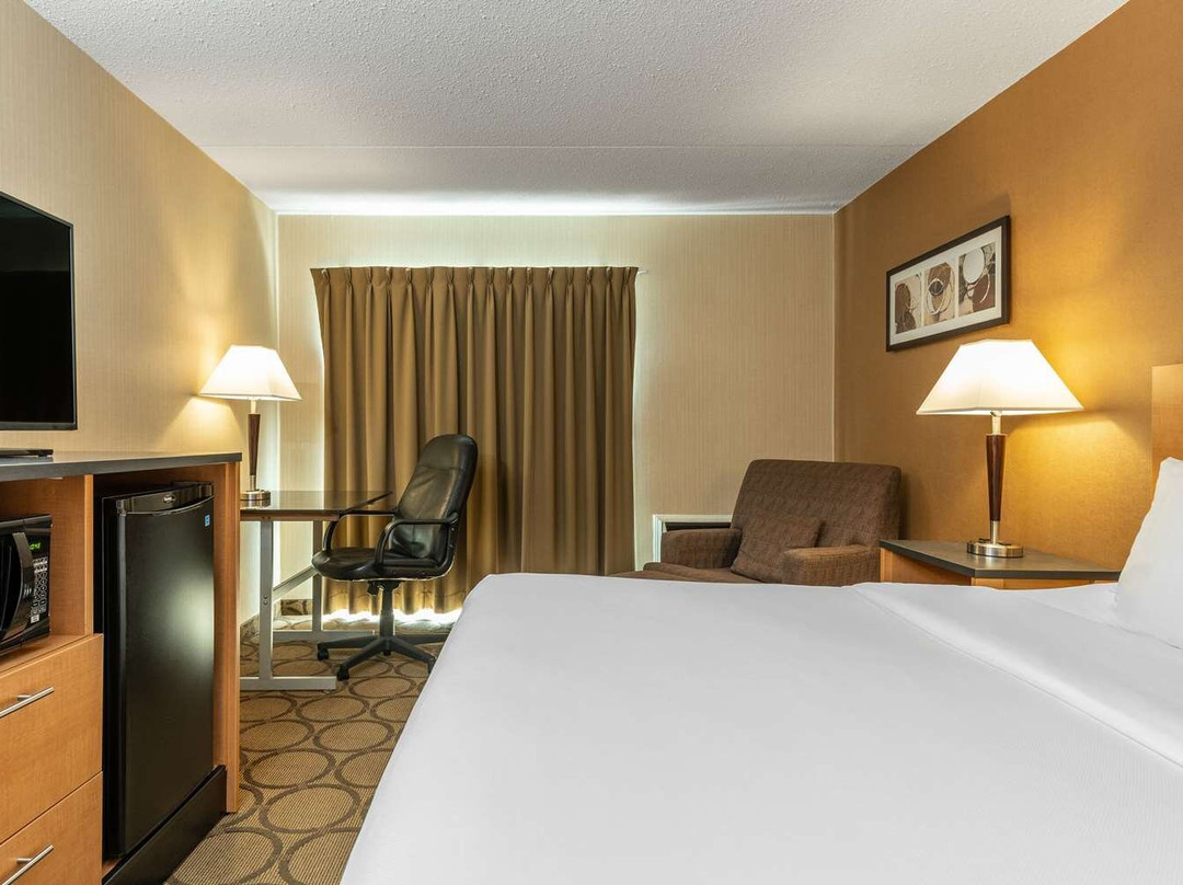 西渥太华卡纳塔康福特茵酒店主图