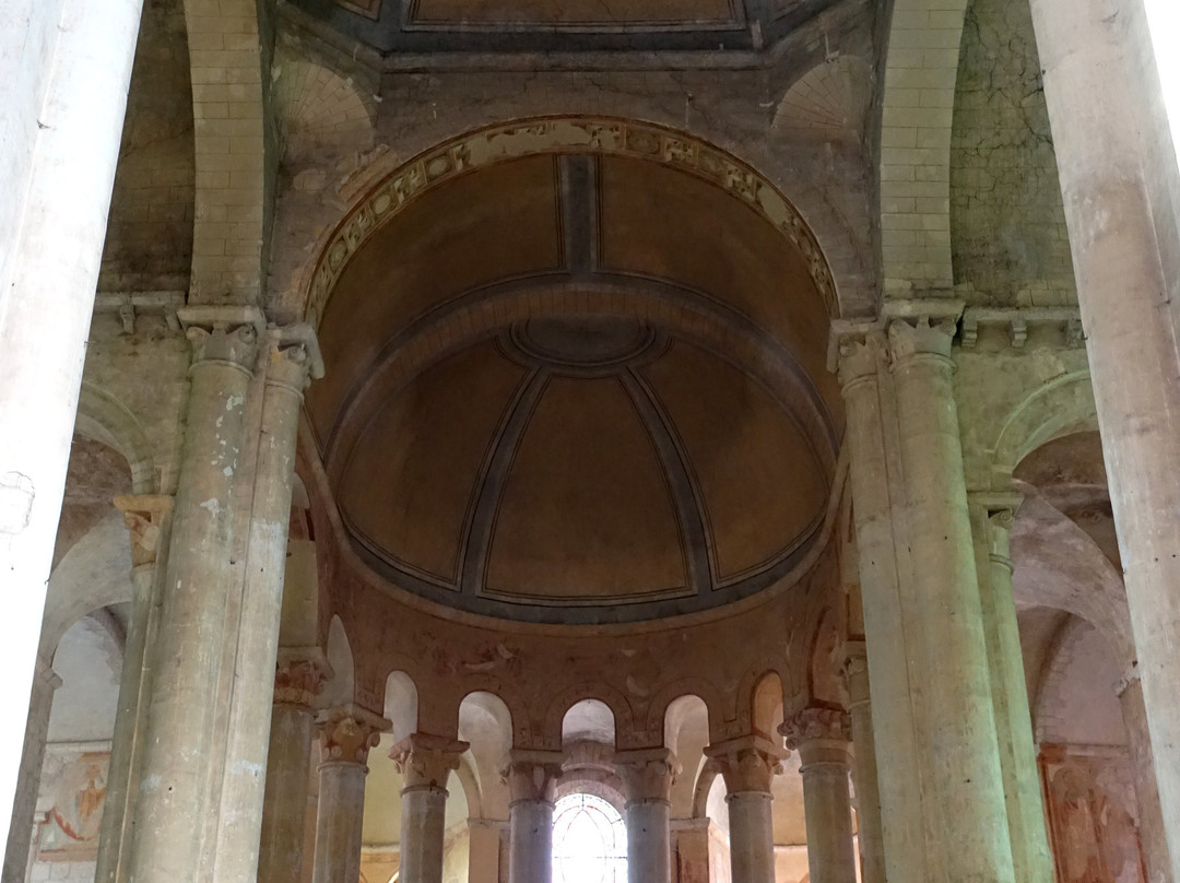 Eglise Saint-Hilaire Le Grand-普瓦捷必去景点