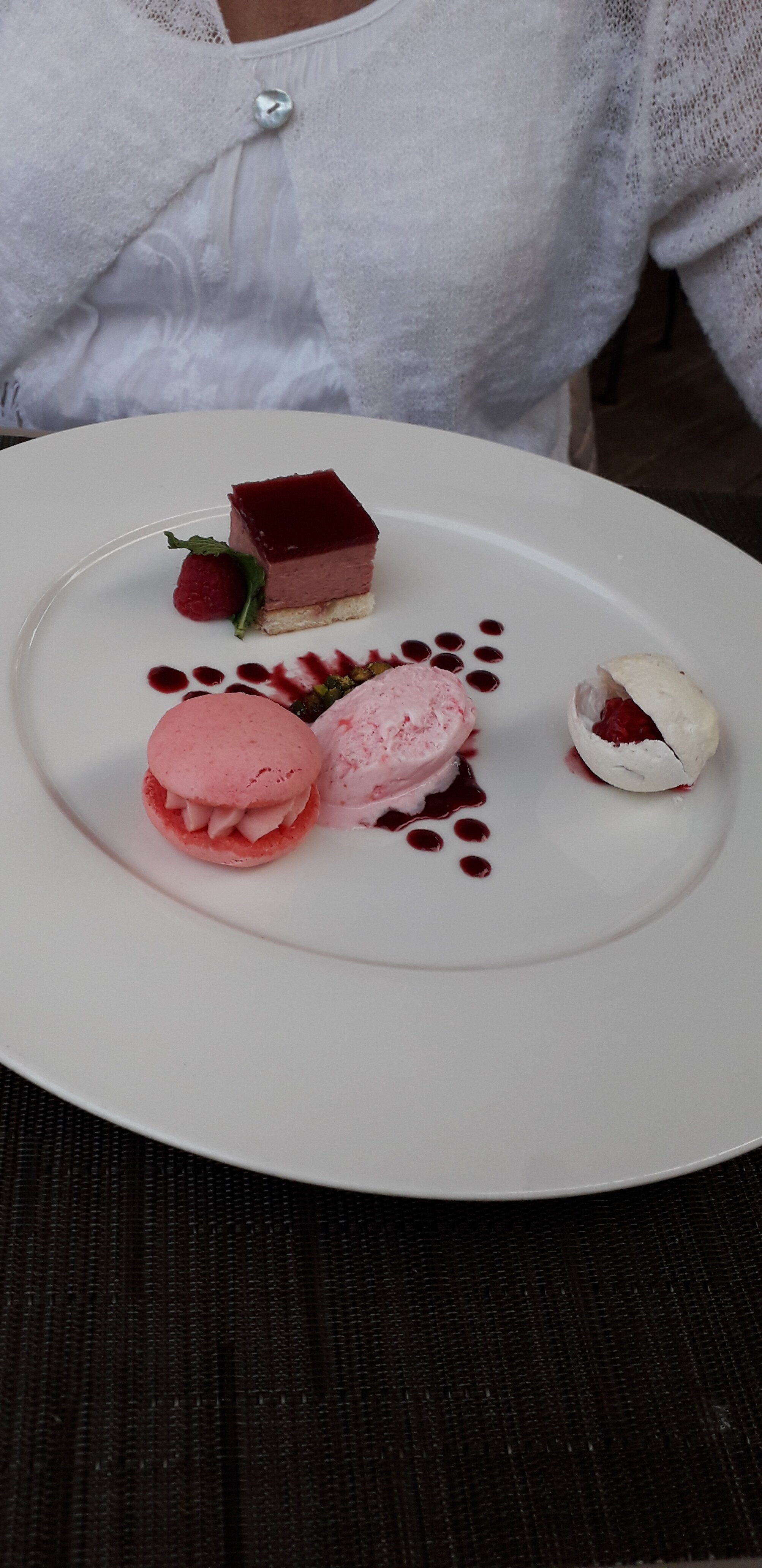 Hôtel Aux Vieux Remparts-餐饮
