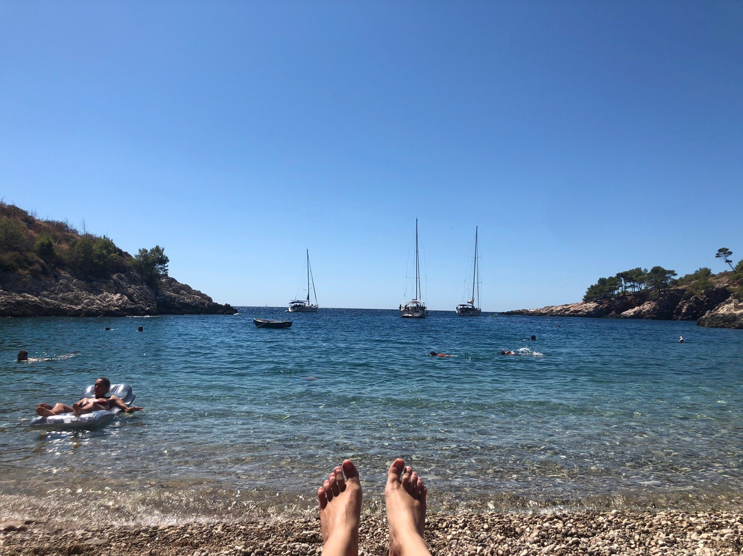 Dubovica Beach景点图片