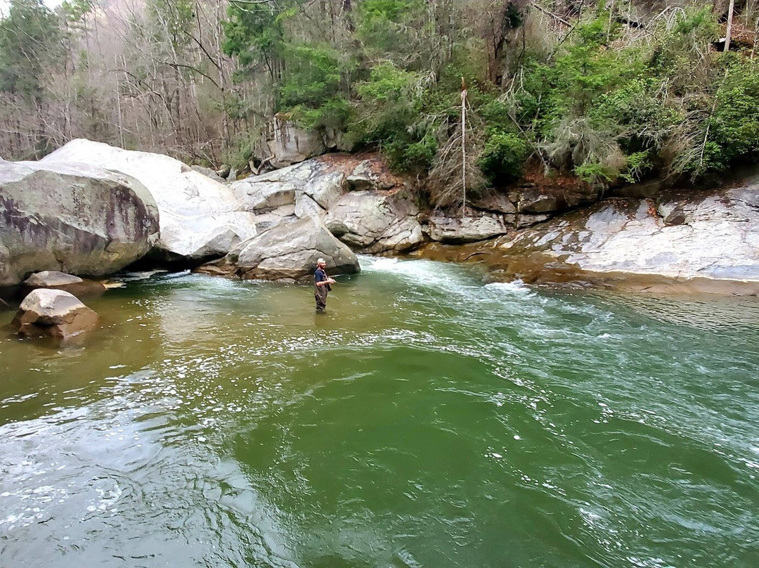 Southern Outlaw Adventures - Lake Jocassee Boat Tours景点图片