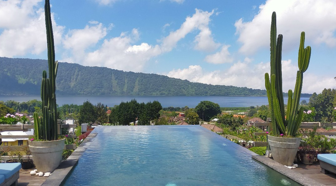 Little Lake Villa主图