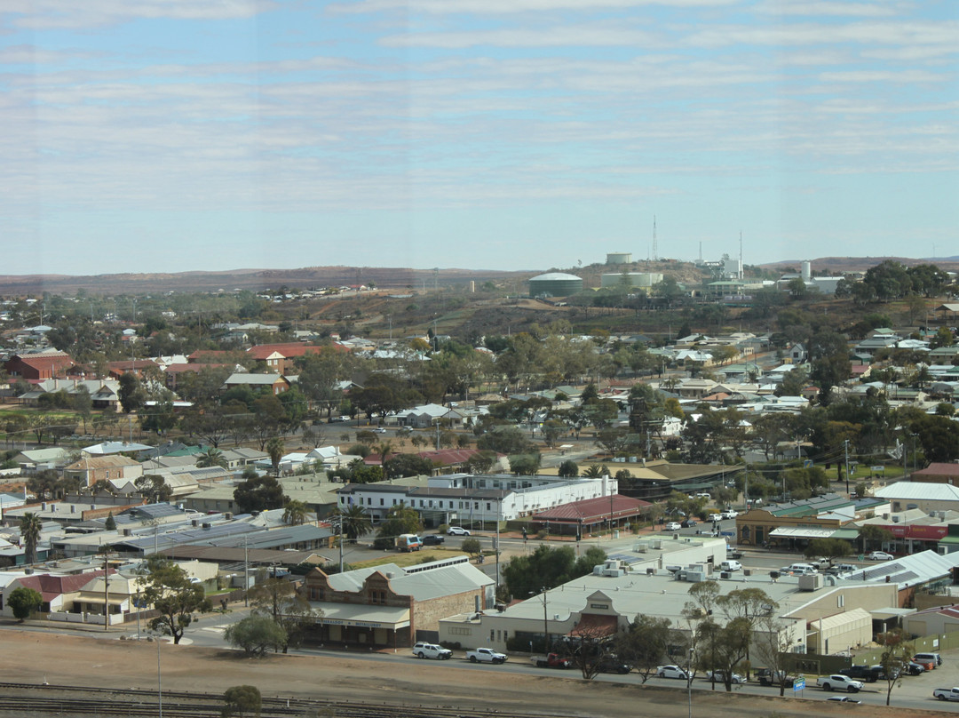 宜必思尚品布罗肯希尔酒店主图