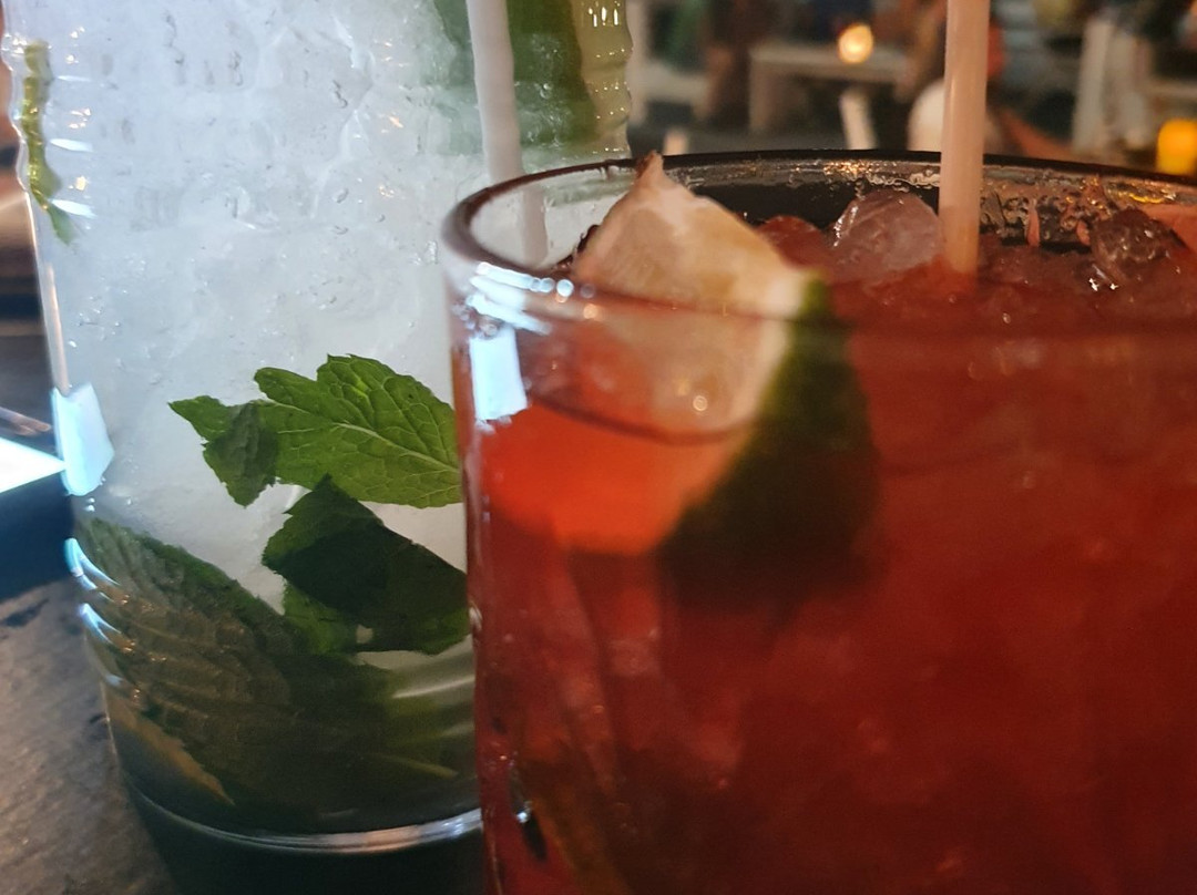 Paralio Cocktail Bar-Hanioti必去景点