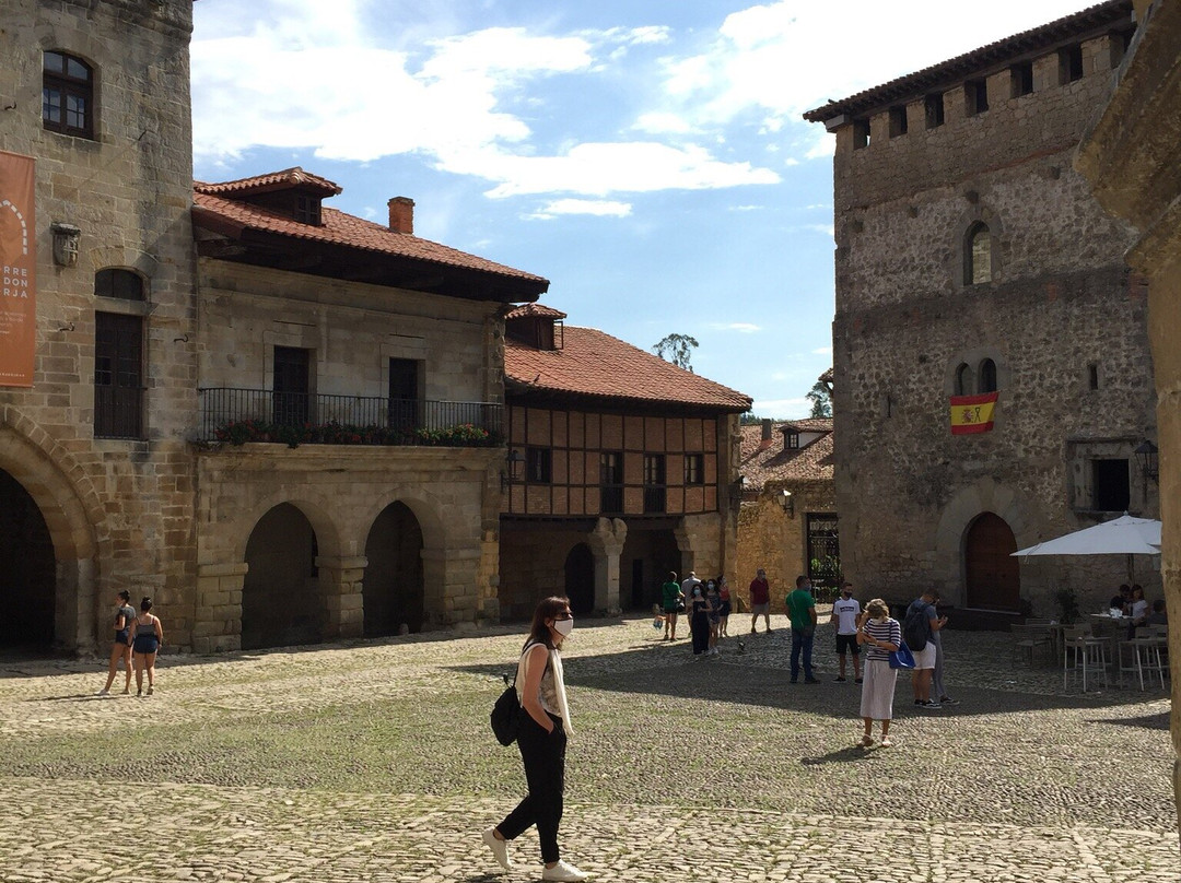 Plaza Mayor de Ramon y Pelayo景点图片