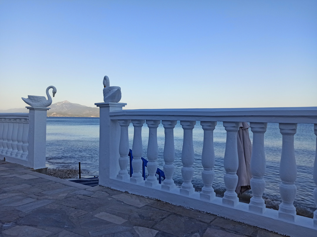Potokaki Beachfront Hotel主图