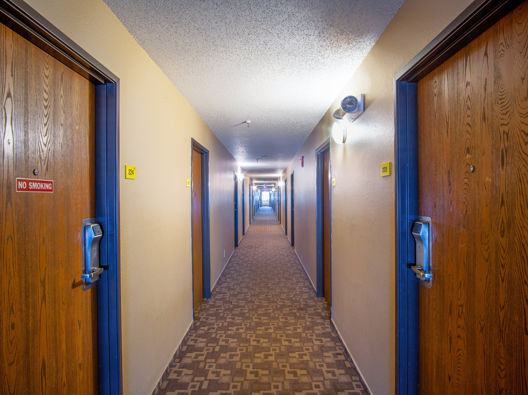 普瑞特温德姆速 8 酒店主图