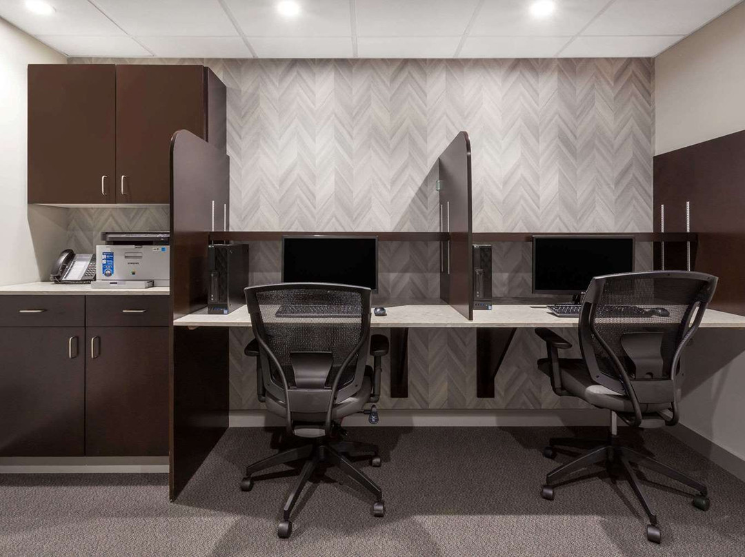 Ramada by Wyndham Grassland主图