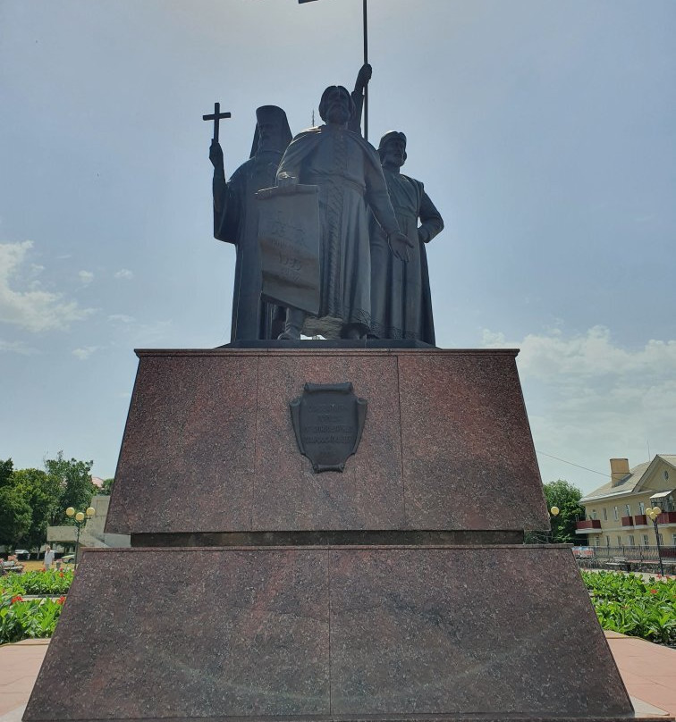 Monument to the Founders of Stary Oskol景点图片
