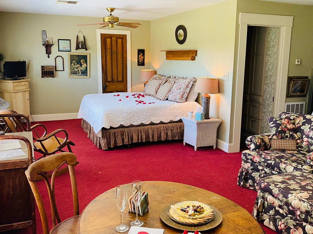 Wellspring Retreat Bed & Breakfast Round Top主图