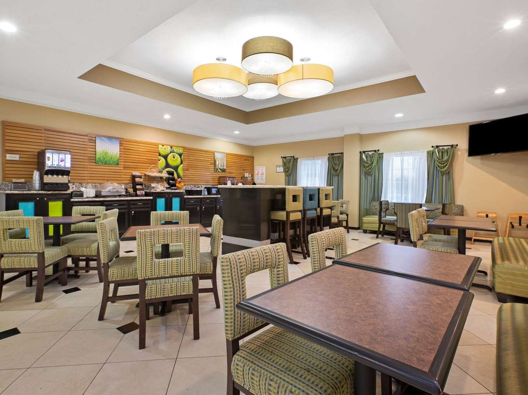 La Quinta Inn & Suites by Wyndham Pearland - Houston South主图