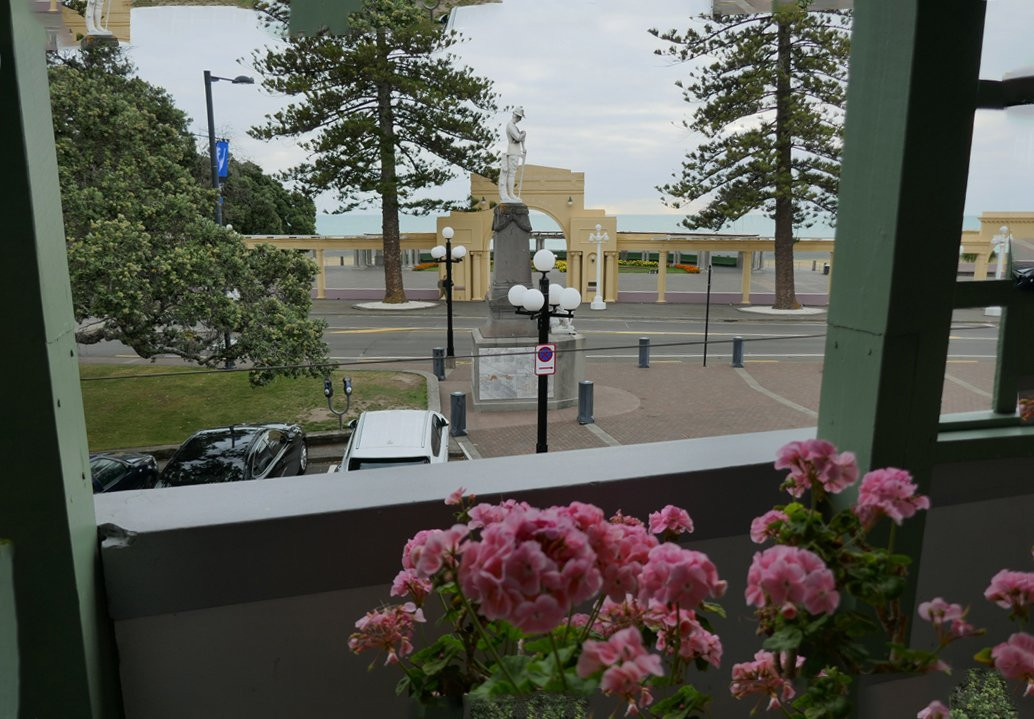 Art Deco Masonic Hotel主图