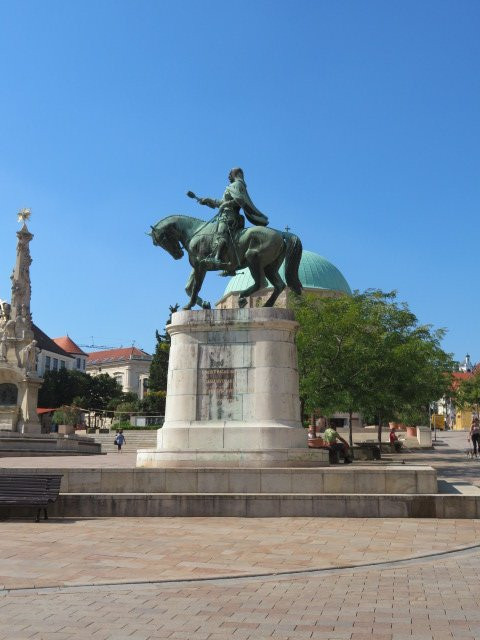 Statue of Hunyadi János景点图片