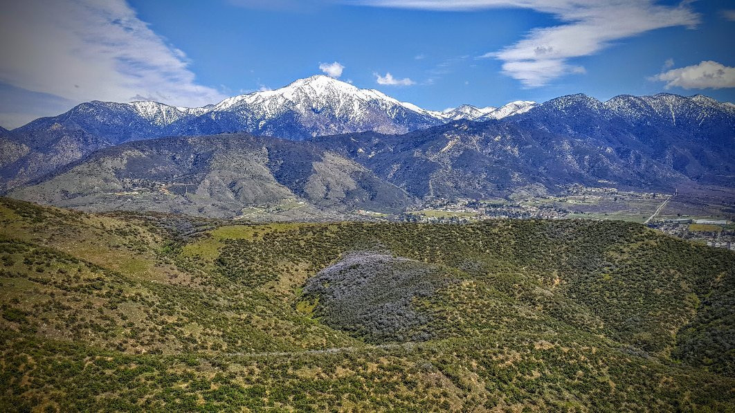 Zanja Peak Trail景点图片