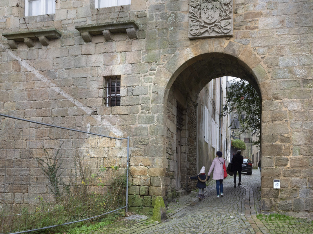Porte Saint-Jean-瓦讷必去景点