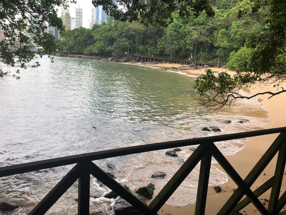 Amores Beach景点图片